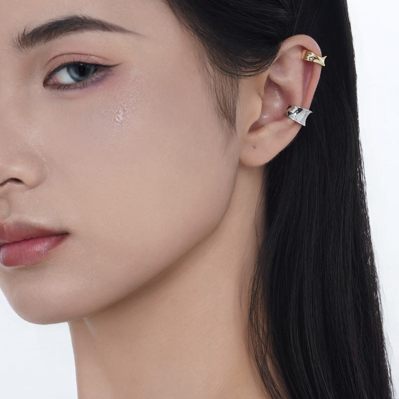 Korean Minimalist S925 Silver Glossy Ear Clip – No Piercing Needed