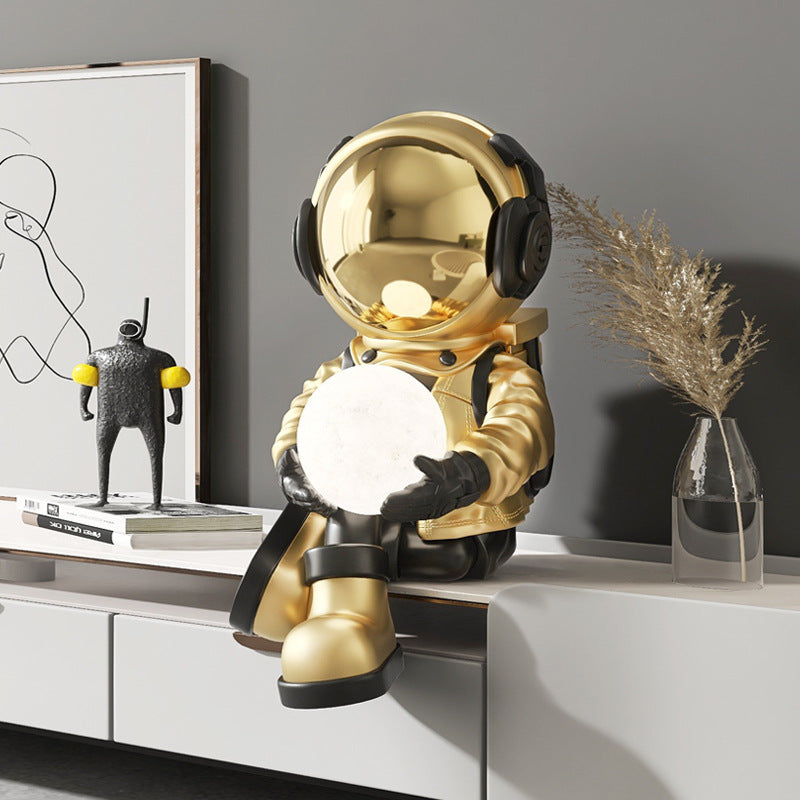 Luxury Astronaut Ambient Lamp – Designer Space-Inspired Home Décor Light