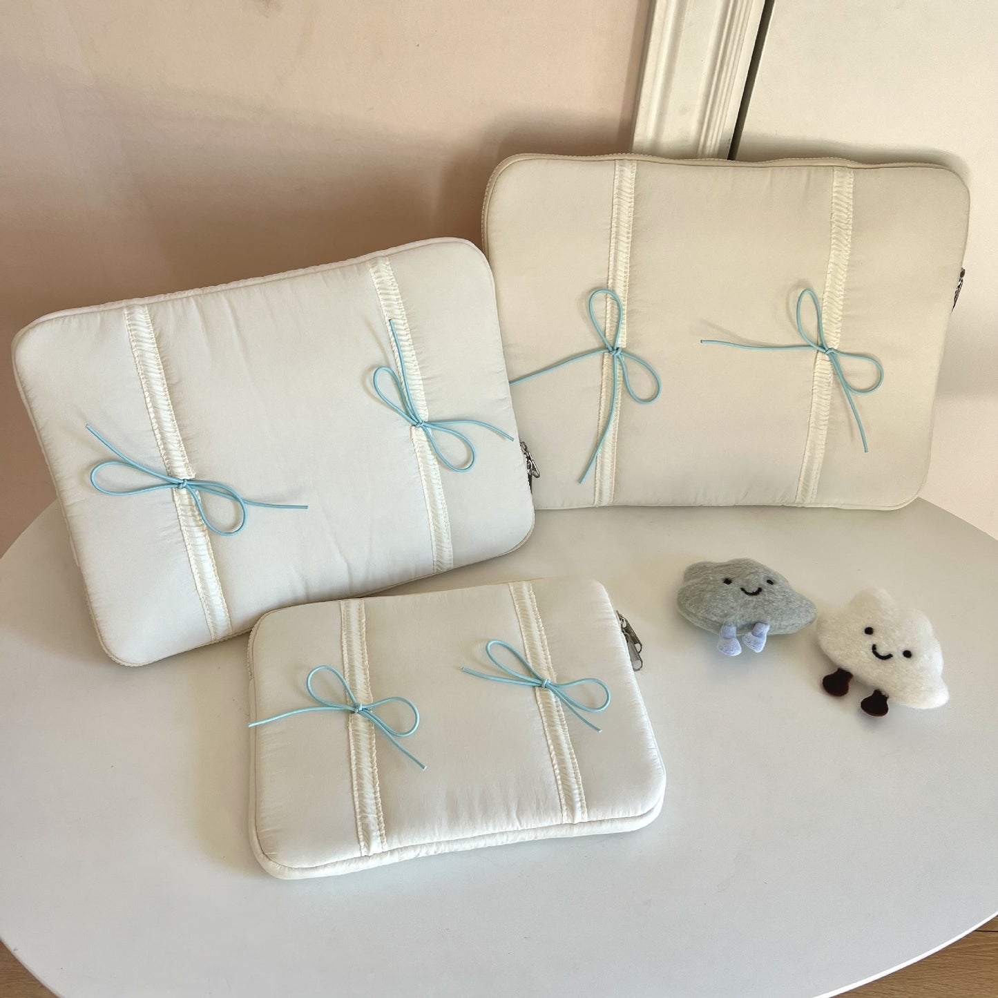 Cute Tablet Bag with Lace Bow – Laptop & iPad Sleeve