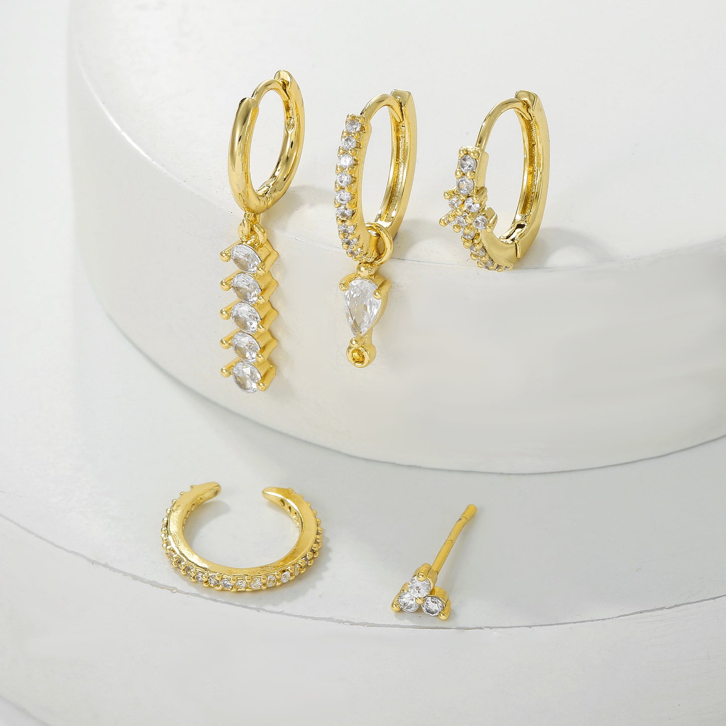 Light Luxury Teardrop Ear Cuff Earrings – Zircon Water Drop Design