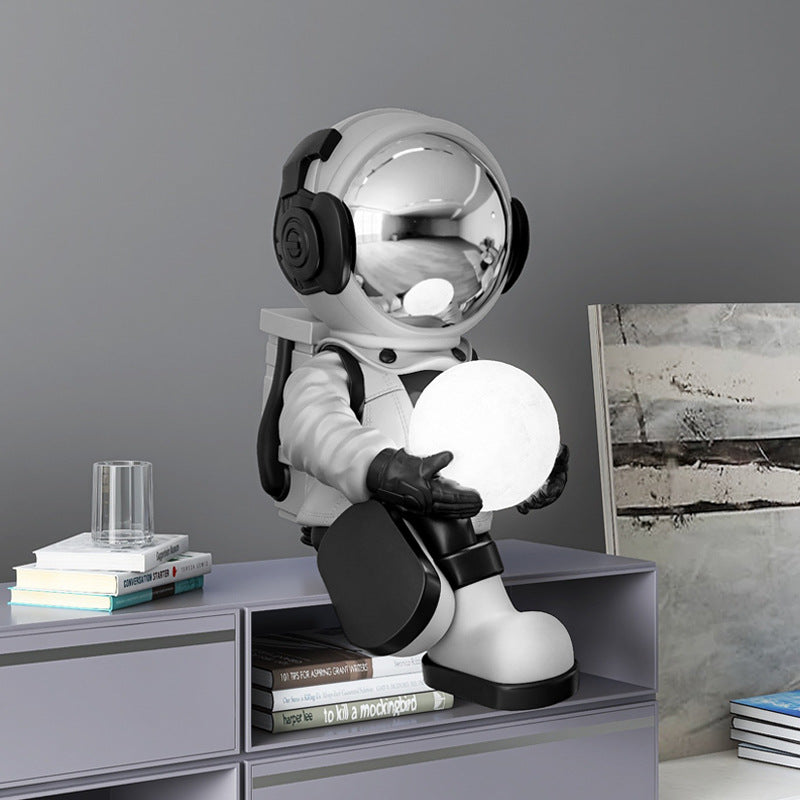 Luxury Astronaut Ambient Lamp – Designer Space-Inspired Home Décor Light