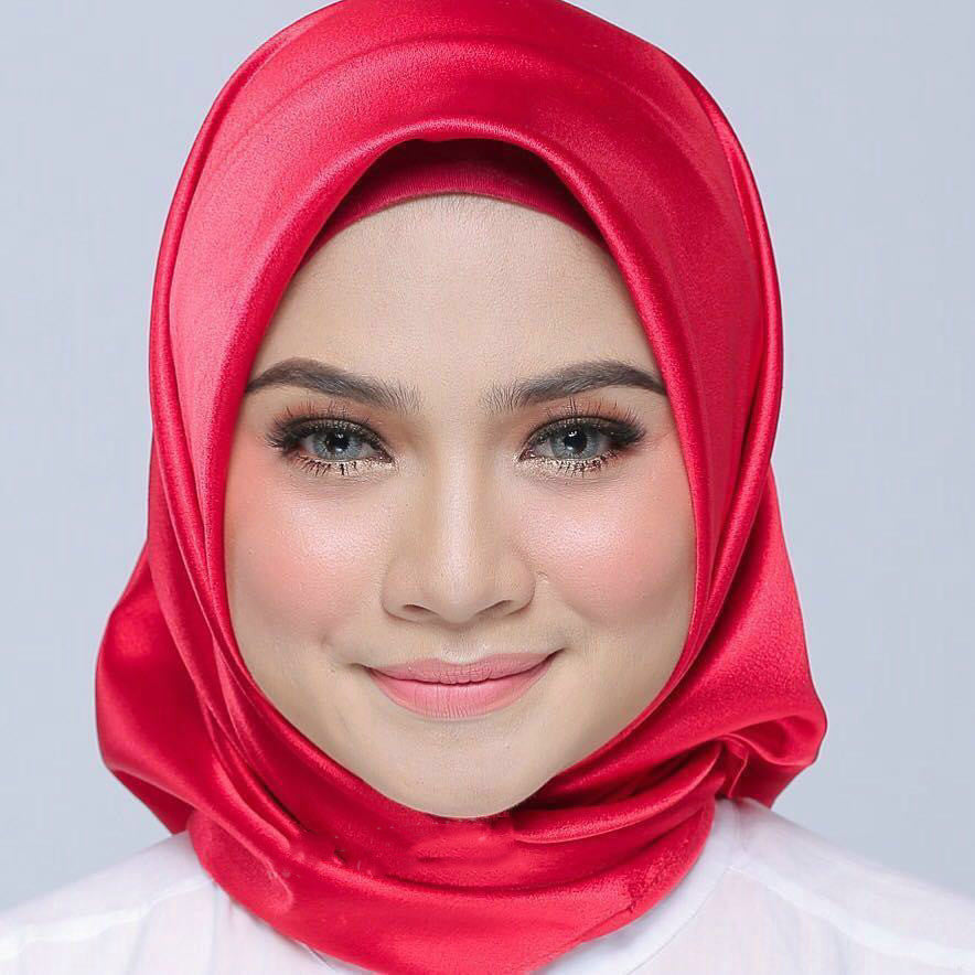 Elegant Satin Imitation Silk Shawl – Lightweight Ladies Headscarf