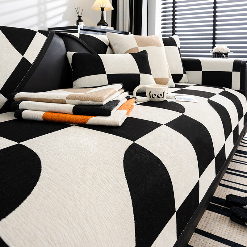 Checkered Chenille Sofa Cushion – Soft & Cozy for All Seasons